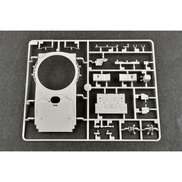 Trumpeter TR09510 - T-72B3M MBT, 1/35 11