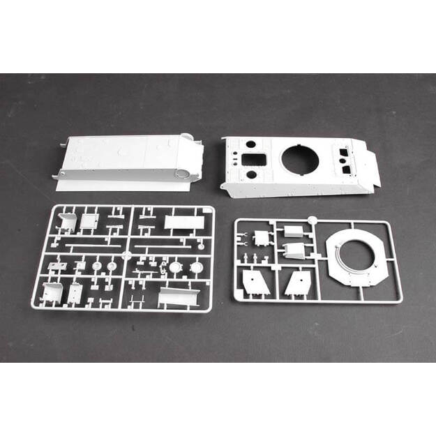 Trumpeter TR01537 - German E-50 Flakpanzer, 1/35 3
