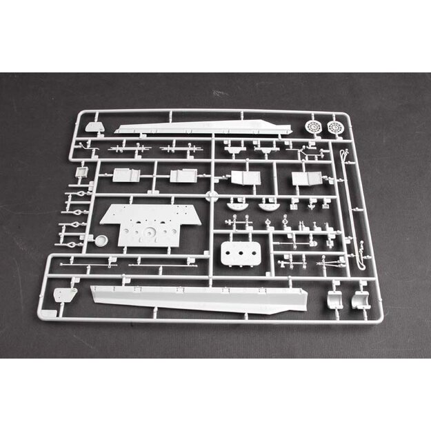 Trumpeter TR01537 - German E-50 Flakpanzer, 1/35 6