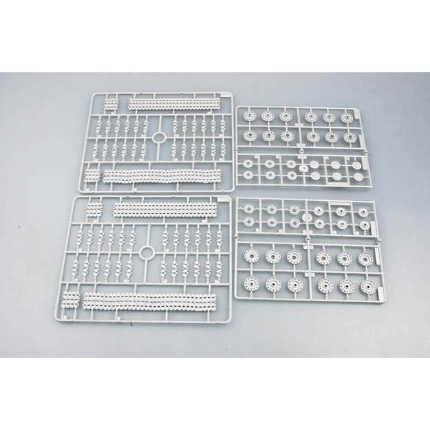 Trumpeter TR01561 - KV-1M1939, 1/35 6