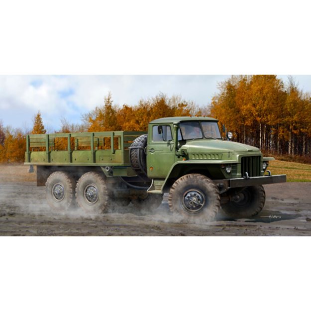 Trumpeter TR01027 -  URAL-375D, 1/35