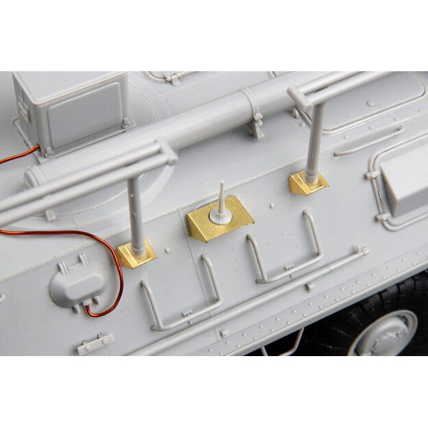 Trumpeter TR01576 - BTR-60P BTR-60PU, 1/35 2