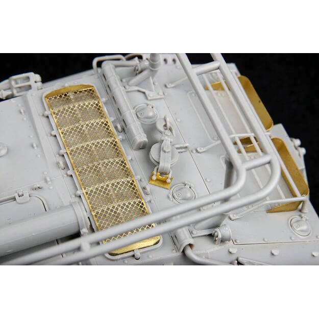 Trumpeter TR01576 - BTR-60P BTR-60PU, 1/35 3