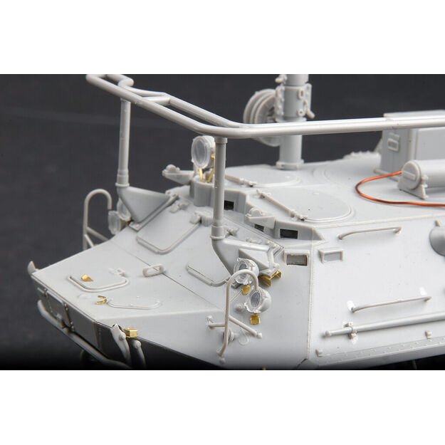 Trumpeter TR01576 - BTR-60P BTR-60PU, 1/35 5