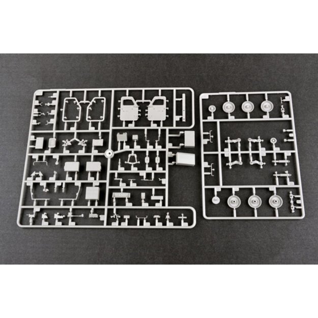 Trumpeter TR01046 -  Mittlere Artillerie Raketen System (MARS), 1/35 8