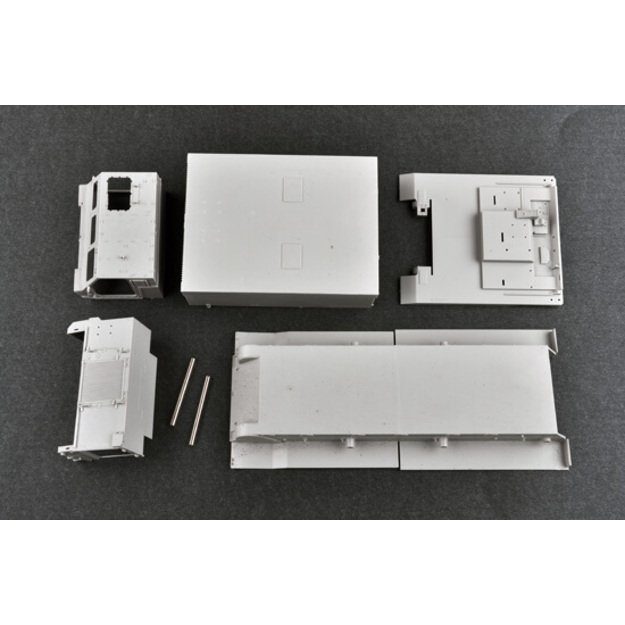 Trumpeter TR01047 -  M270/A1 Multiple Launch Rocket System, 1/35 8