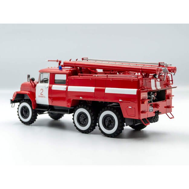 ICM IC35519 - AC-40-137A, Soviet Firetruck, 1/35