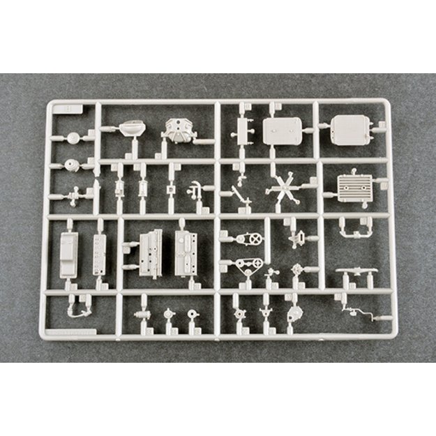 Trumpeter TR01075 -  Soviet 2B7 Multiple Rocket Launcher BM-13, 1/35 12